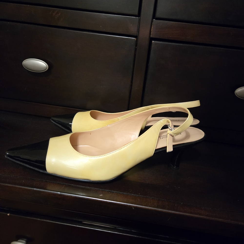 NEW Preview International Two-Tone Cream and Black Pointed Slingback Heels 12W